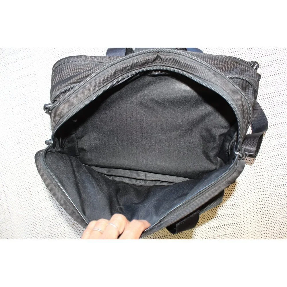 TUMI Alpha 2 Expandable organizer Briefcase/Laptop Bag Black Business Travel